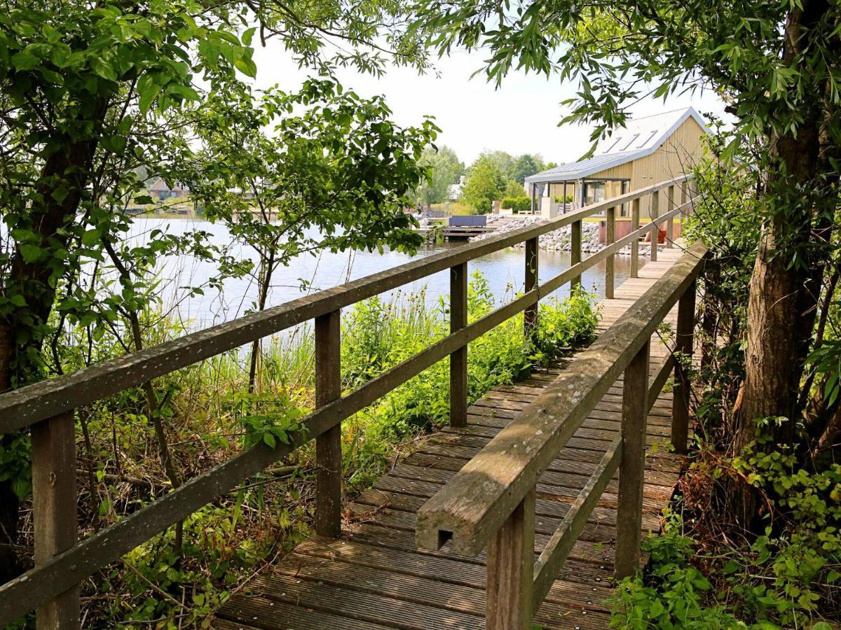 Modern Lodge On The Water In A National Park Tholen Zewnętrze zdjęcie